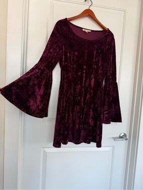 Vintage Anthropologie Aryah Crushed Velvet Bell Sleeve Dress Burgundy Medium